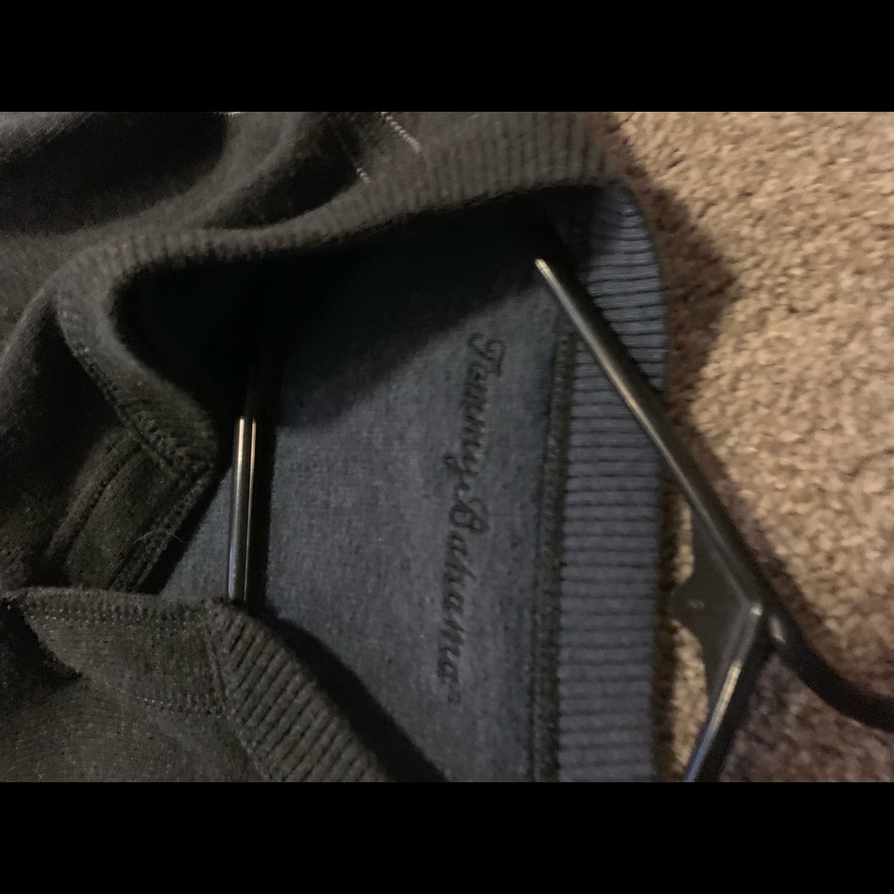 Tommy Bahama pullover - Picture 2 of 2